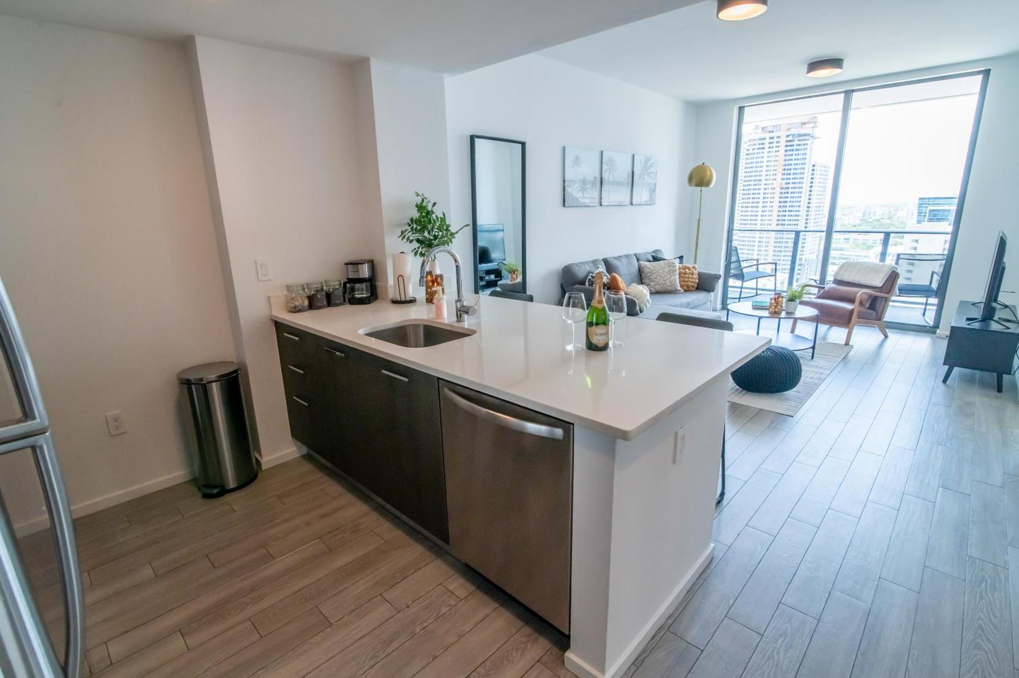 Luxurious King Bed Suite In Downtown Miami Exterior photo