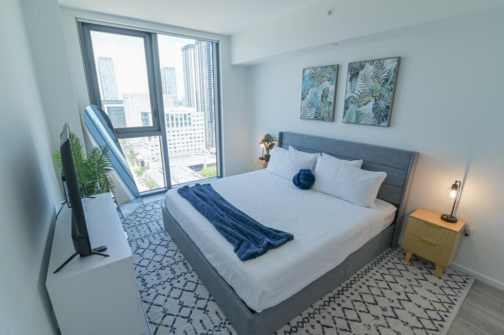 Luxurious King Bed Suite In Downtown Miami Exterior photo